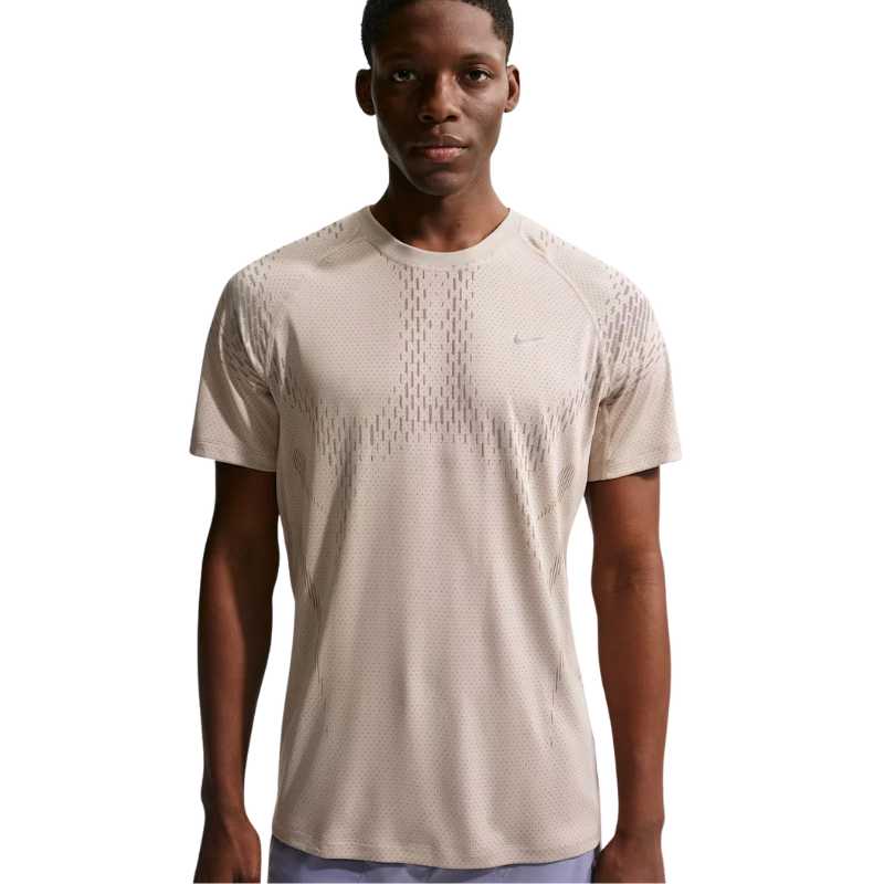 NIKE STRIDE T-SHIRT